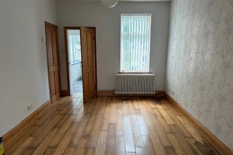 3 bedroom terraced house to rent, Northfield Road, New Moston, Manchester