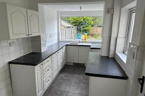 3 bedroom terraced house to rent, Northfield Road, New Moston, Manchester