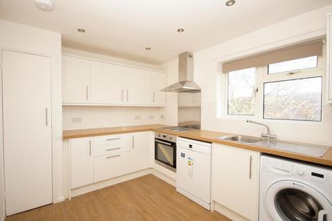 2 bedroom flat to rent, St Cuthmans Road, Steyning, West Sussex, BN44 3RH
