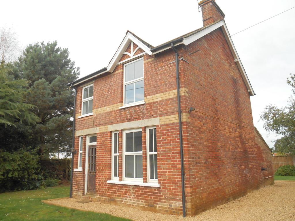 Tower End, Middleton, Kings Lynn... 3 bed detached house £950 pcm (£