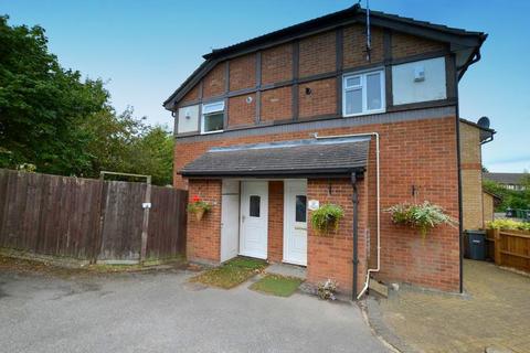 1 bedroom cluster house to rent, Rookery Drive, Bushmead, Luton, LU2 7FG