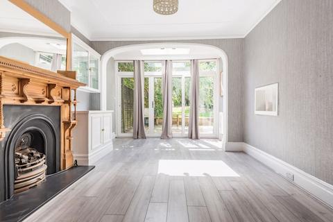 5 bedroom semi-detached house to rent, Dale Road, Purley