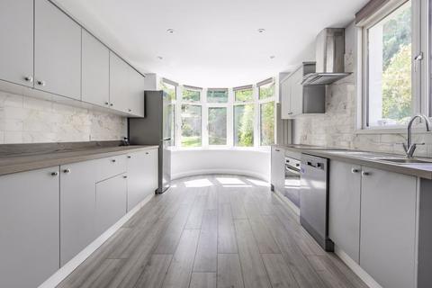 5 bedroom semi-detached house to rent, Dale Road, Purley