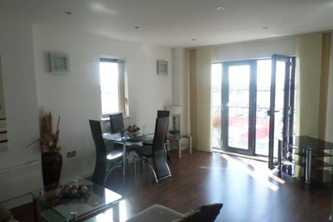 2 bedroom flat to rent, 32 South Quay Kings Road Swansea