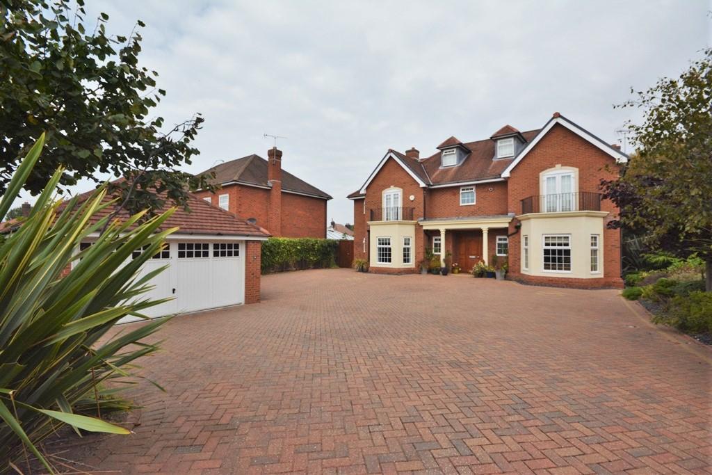 Dowhills Drive, Blundellsands, L23 8SU 4 bed detached house £36,500