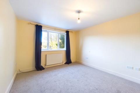 3 bedroom detached house to rent, £1650 - CATERHAM VALLEY