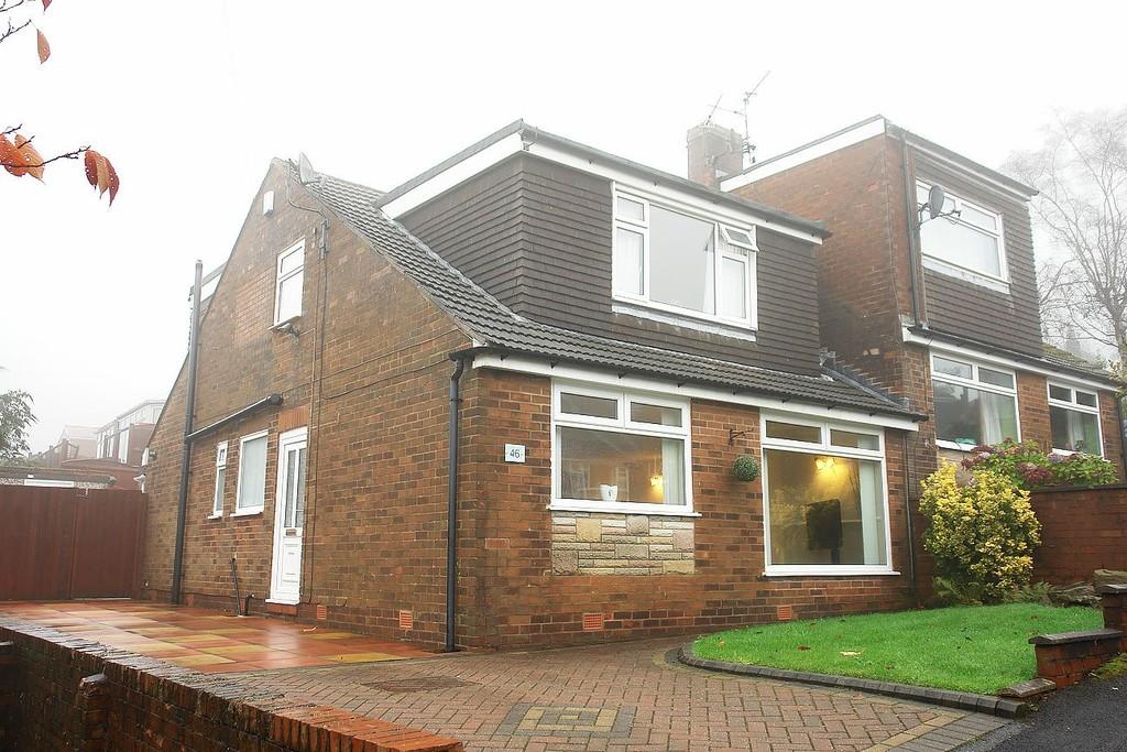 Brookside Avenue, Grotton, Saddleworth 3 bed semidetached house £200,000