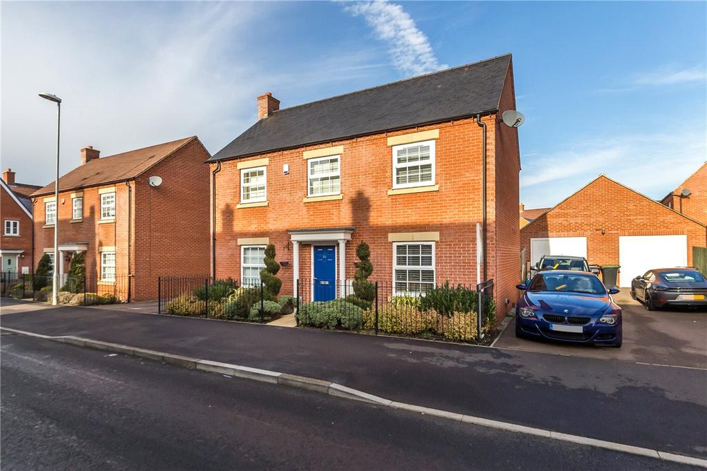 Tansy Avenue, Stotfold, Hitchin, Bedfordshire 4 bed detached house £425,000