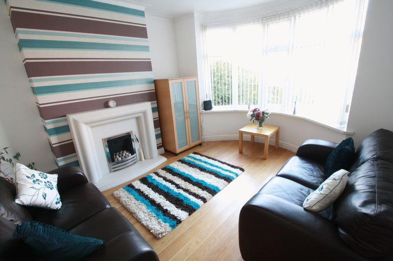 Chalford Oaks, Acklam, Middlesbrough, TS5 8QG 3 bed semidetached house