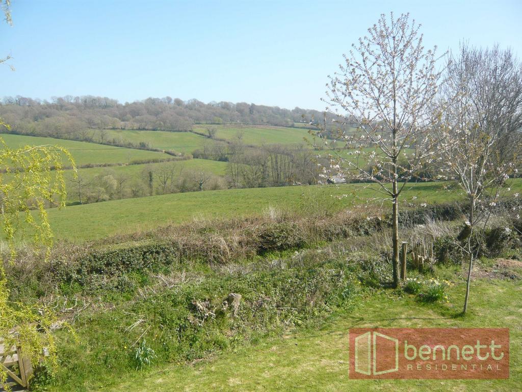 Hemyock, Cullompton, Near Hemyock 3 bed detached house to rent £1,050