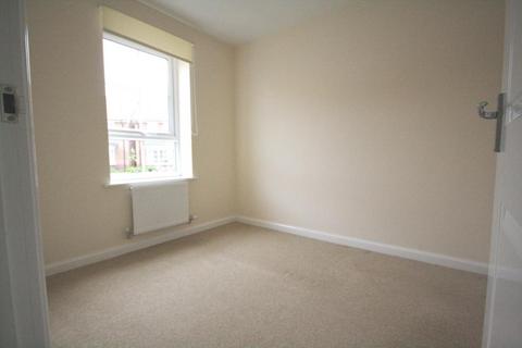2 bedroom ground floor flat to rent, Carmelita Avenue, Fernwood, Newark, Nottinghamshire, NG24