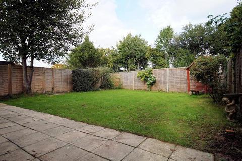 4 bedroom detached house to rent, Hills Road, Steyning, West Sussex, BN44 3QG