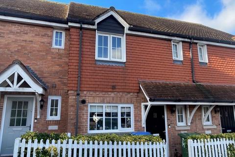 3 bedroom terraced house to rent, Meadow Drive, Henfield