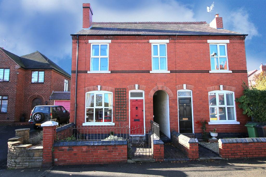 Cobden Street, Wollaston, Stourbridge, DY8 2 bed semidetached house