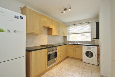 2 bedroom flat to rent, 9 Ferndown, 51 Woodford Road
