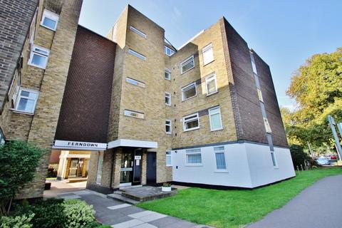 2 bedroom flat to rent, 9 Ferndown, 51 Woodford Road