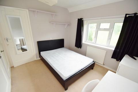 3 bedroom semi-detached house to rent, Stanmore