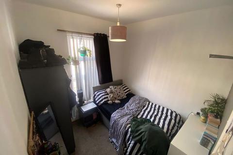 undefined, 4 Bed Student property on Gainsborough Road, L15. Available Next Academic Year