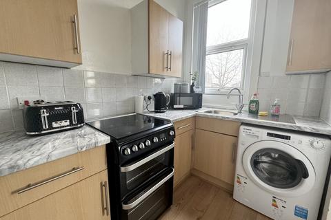 3 bedroom terraced house to rent, Moor Road, Leeds, West Yorkshire, LS10