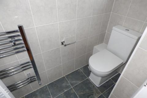 3 bedroom semi-detached house to rent, Kirby Drive, Barton Hills, Luton, LU3 4AJ
