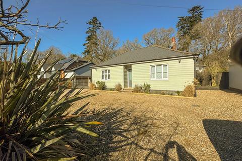 3 bedroom detached bungalow to rent, The Park, Great Barton