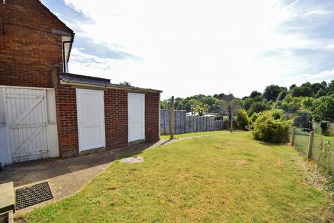 4 bedroom semi-detached house to rent, Stanmore