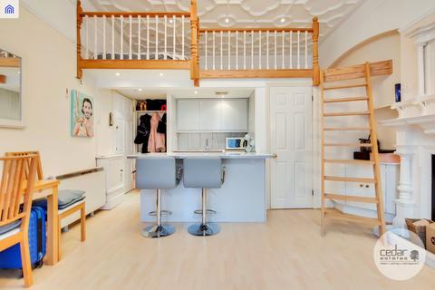Studio to rent, Parsifal Road, West Hampstead NW6
