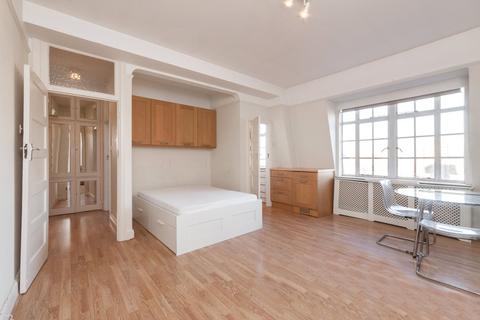 Studio to rent, Upper Woburn Place, Bloomsbury, London, WC1H