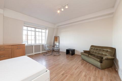 Studio to rent, Upper Woburn Place, Bloomsbury, London, WC1H
