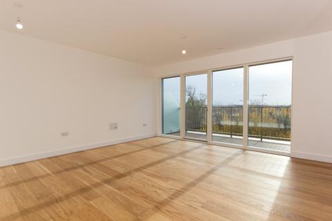 2 bedroom apartment to rent, Green Lane, Trumpington, Cambridge