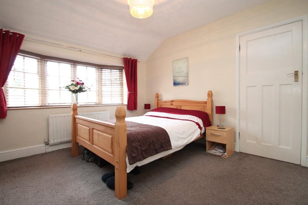 Hayes Close, Chelmsford 2 bed £260,000