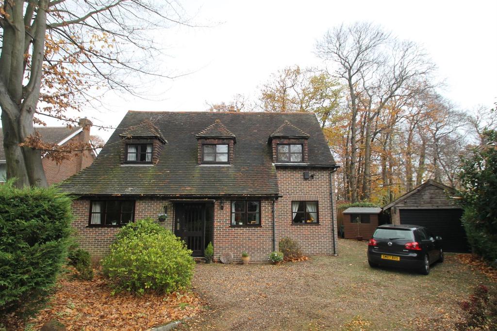 Birch Crescent, Aylesford 3 bed detached house £450,000
