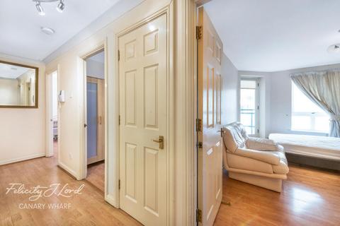2 bedroom apartment to rent, Galleons View, London