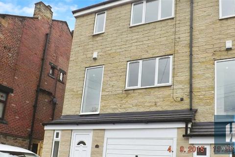 4 bedroom end of terrace house to rent, Prince Street, Batley, West Yorkshire, WF17