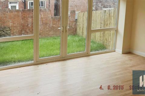 4 bedroom end of terrace house to rent, Prince Street, Batley, West Yorkshire, WF17