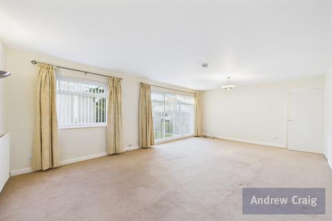 3 bedroom maisonette to rent, Ferndene Court, Gosforth
