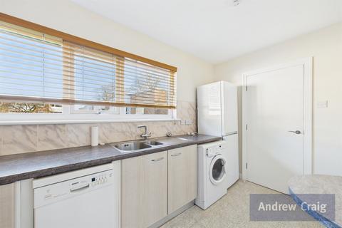 3 bedroom maisonette to rent, Ferndene Court, Gosforth