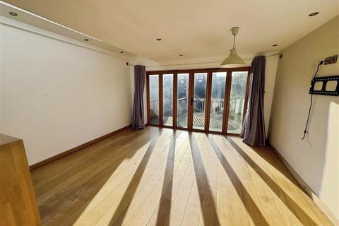 undefined, Dagmar Grove, Mapperley, Nottingham, NG3 4JE
