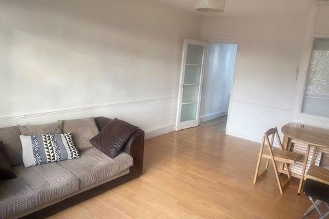 2 bedroom flat to rent, Amberley Court, Brixton SW9 7HL