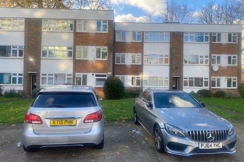 2 bedroom flat to rent, Amberley Court, Brixton SW9 7HL