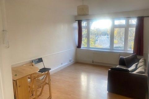 2 bedroom flat to rent, Amberley Court, Brixton SW9 7HL