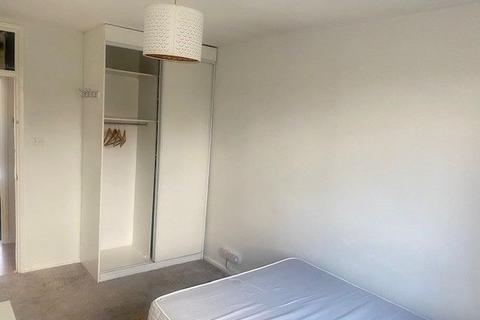 2 bedroom flat to rent, Amberley Court, Brixton SW9 7HL