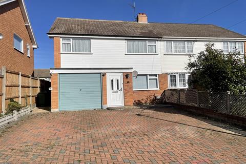 3 bedroom semi-detached house to rent, Brunel Road, Braintree, CM7