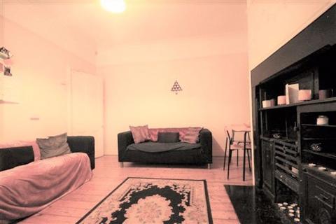 2 bedroom flat to rent - Simonside Terrace, Newcastle Upon Tyne NE6