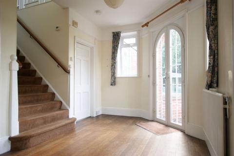 5 bedroom detached house to rent, Howell Road, EXETER