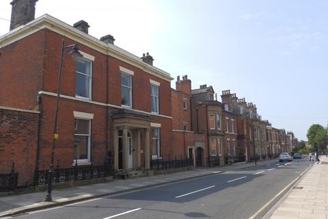 2 bedroom house share to rent - Apt 3, 3 Ribblesdale Place Preston PR1 3AF