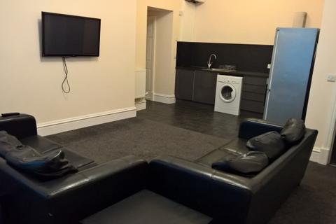 2 bedroom flat to rent, Apt 3, 3 Ribblesdale Place Preston PR1 3AF