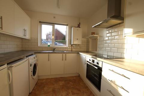 2 bedroom maisonette to rent, Culverland Close, Exeter