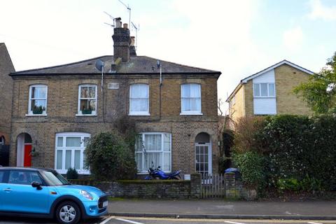 2 bedroom maisonette to rent, Alma Road, Windsor