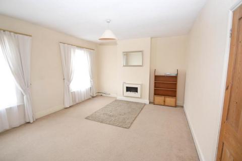 2 bedroom maisonette to rent, Alma Road, Windsor